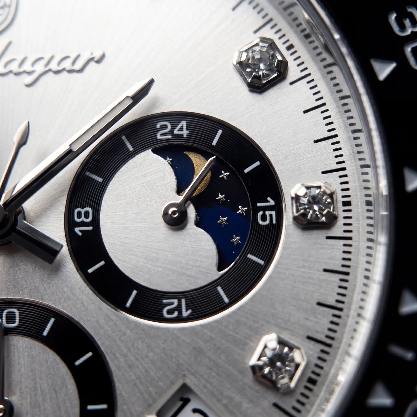 Ashford & Crowe® Lunaire